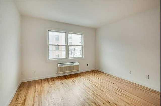 202 Grand St #6B — Photo 4
