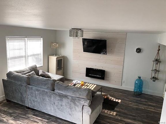 2nd image of 1065 Pinegate Dr