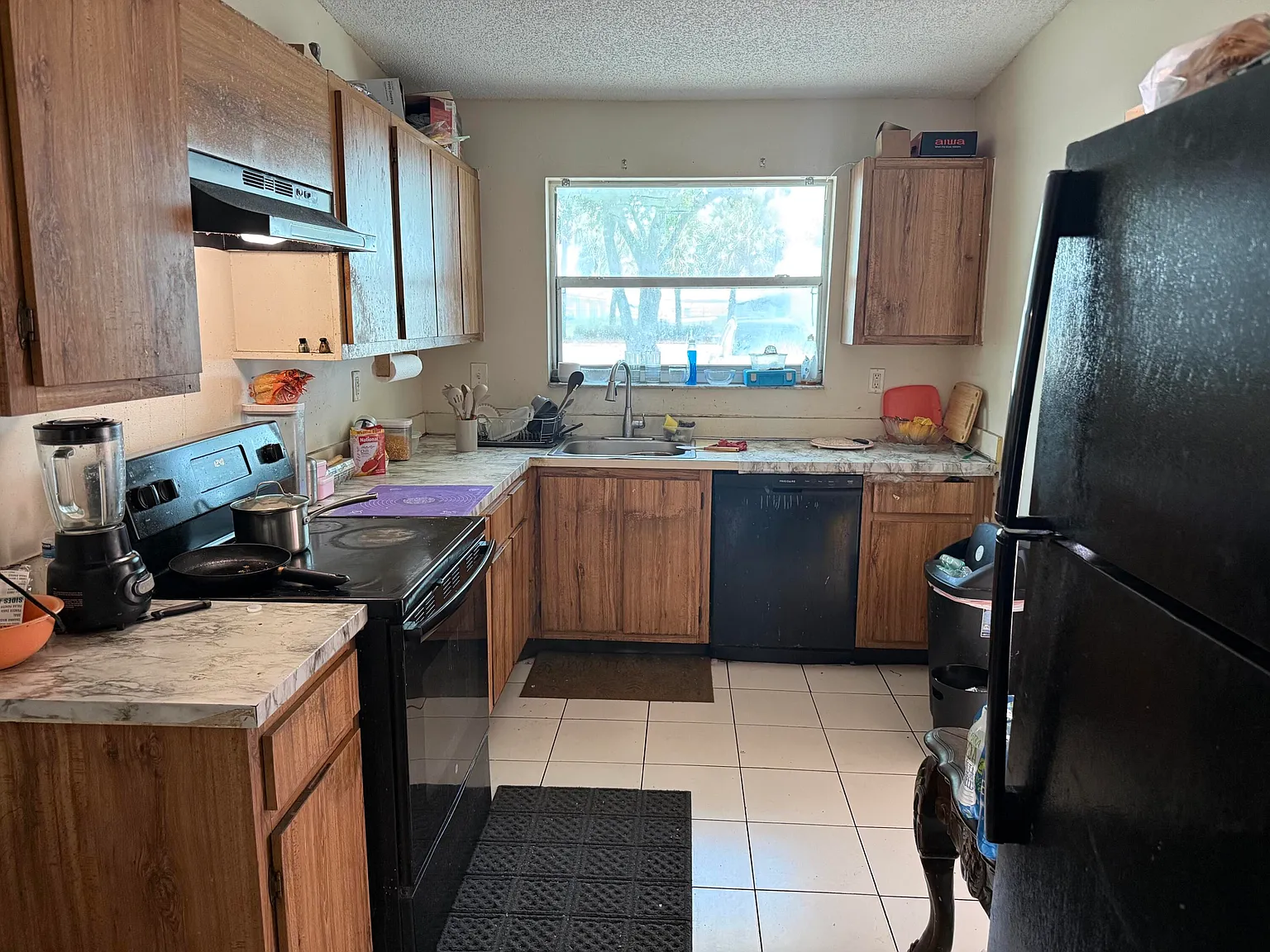 3 bed, 2.0 bath, 1235 sqft, $2,500 — Photo 1