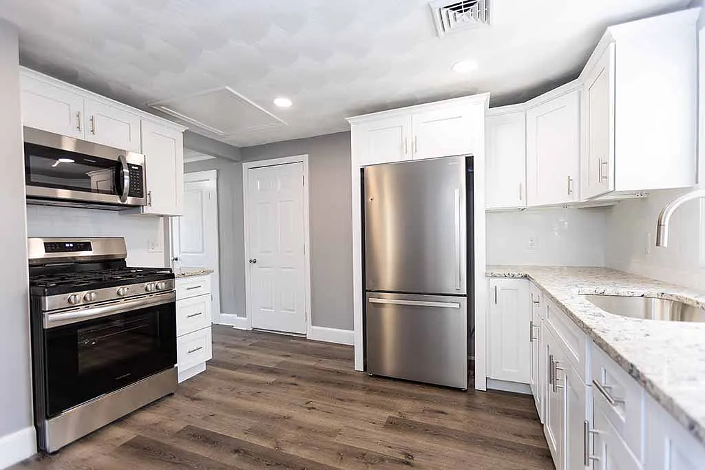 2 bed, 650 sqft, $1,950 — Photo 1