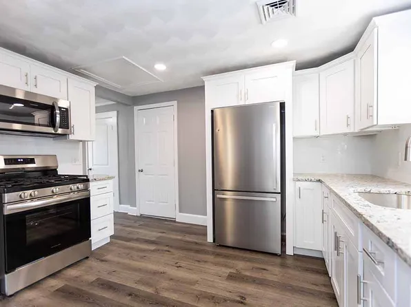 141 Stanton Ave #2, Riverside, RI 02915