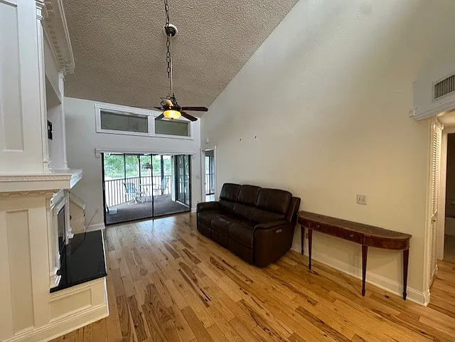 222 Woodlake Wynde #222 — Photo 6