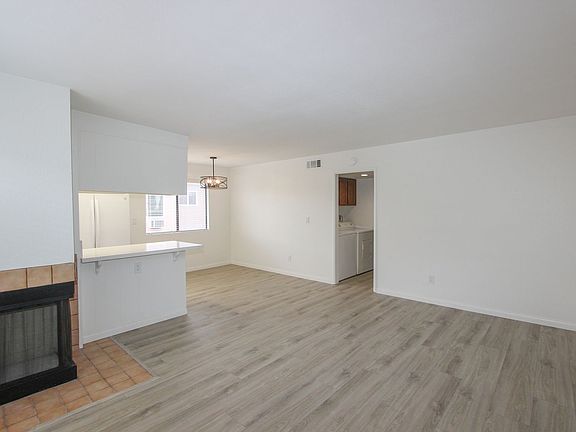 3rd image of 4251 33rd St APT 7