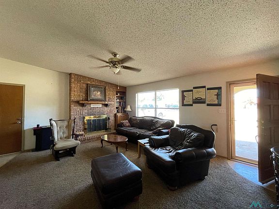 5th image of 2101 W Currier Ave