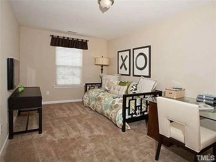 1410 Stone Manor Dr — Photo 7
