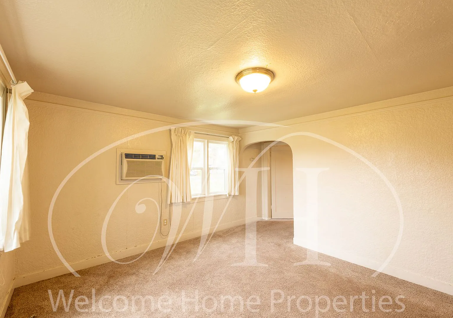 Cozy Home with Storage in Quiet Convenient Location — Photo 3