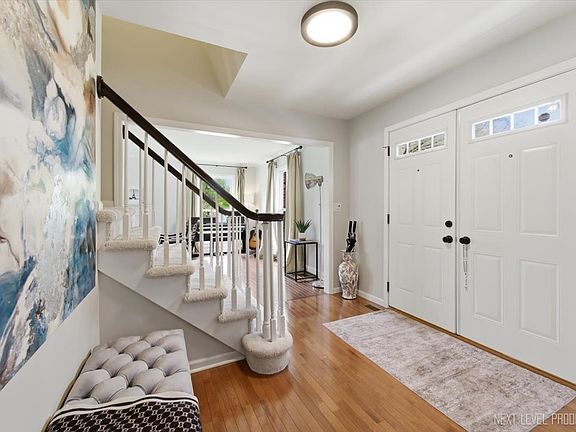 3rd image of 320 Essex Ct