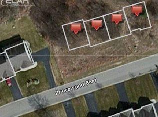 12028 Princewood Dr, Fenton, MI 48430