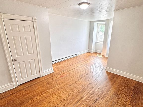 2nd image of 1103 W Linden St APT 3