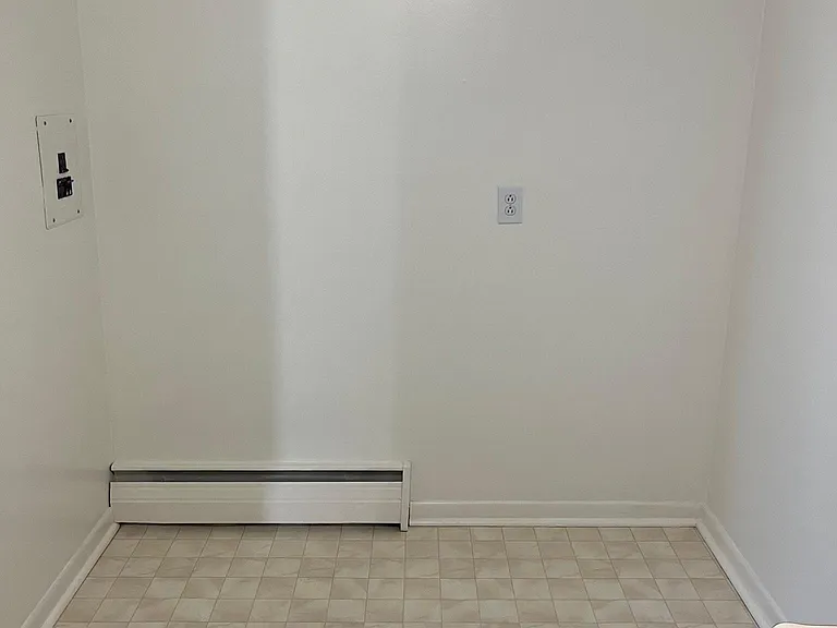 323 W Pennsylvania Ave #C — Photo 8