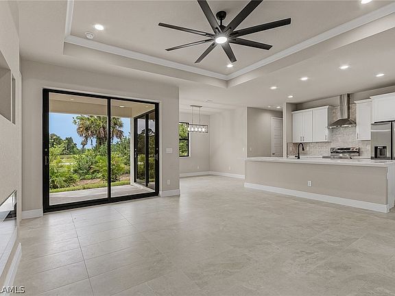 3rd image of 8043 Sandalwood Cir