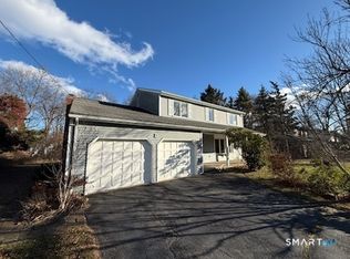 122 Cornfield Rd, Milford, CT 06461