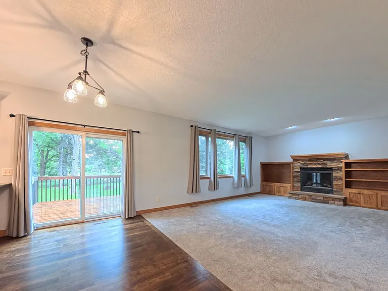 11956 Castle Rock Ct N — Photo 5