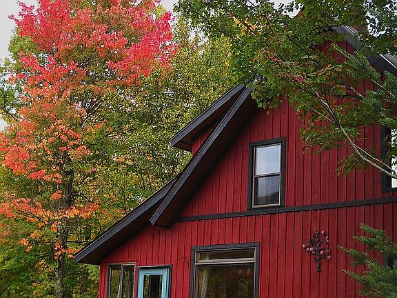 2nd image of 575 Bog Rd