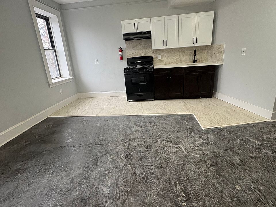 2nd image of 1000 S Orange Ave #101