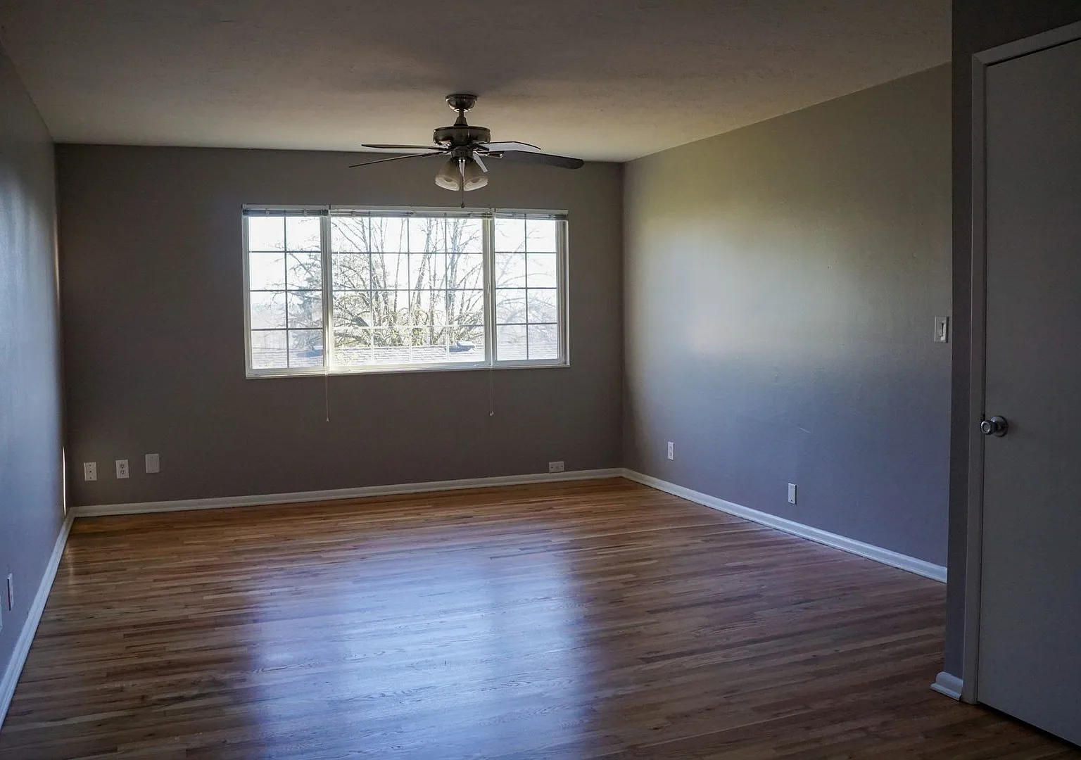John's Landing 2Bdr w/ Laundry, Dishwasher + Garage!! — Photo 3