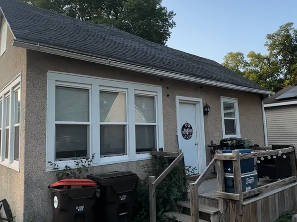 606 Thomas St #1/2, Henry, IL 61537