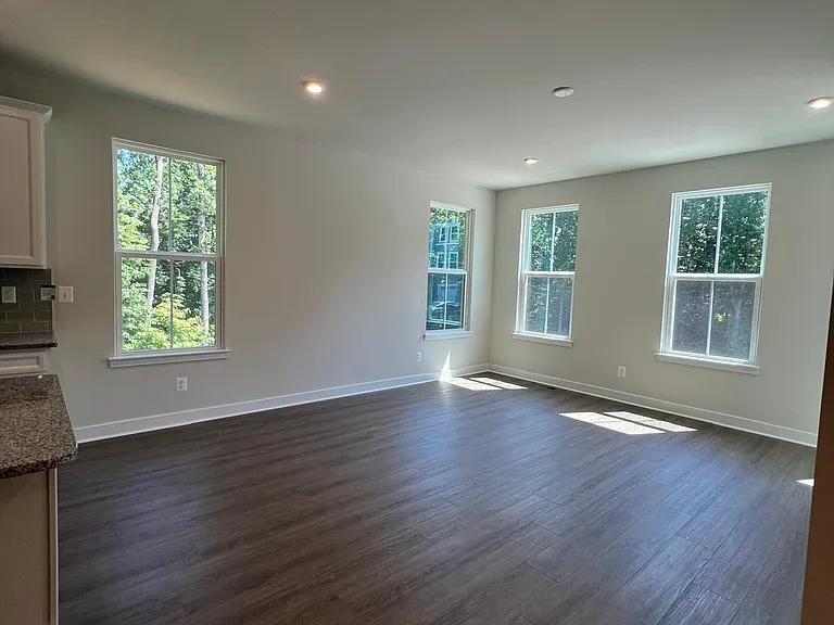 1513 Libourne Ct — Photo 9