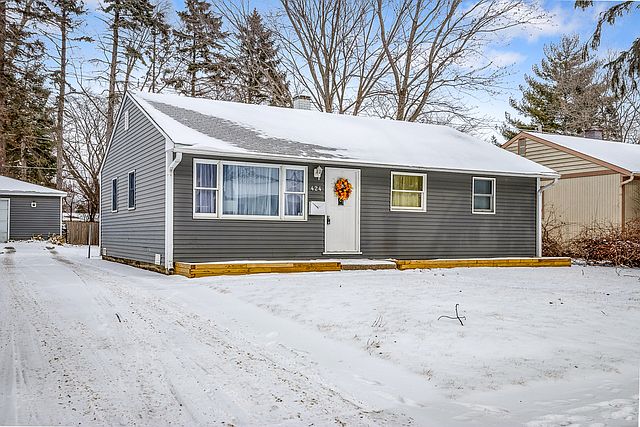 1st image of 424 N Lakeshore Dr