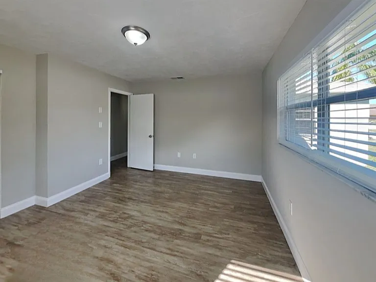 9005 Glen Moor Ln — Photo 14