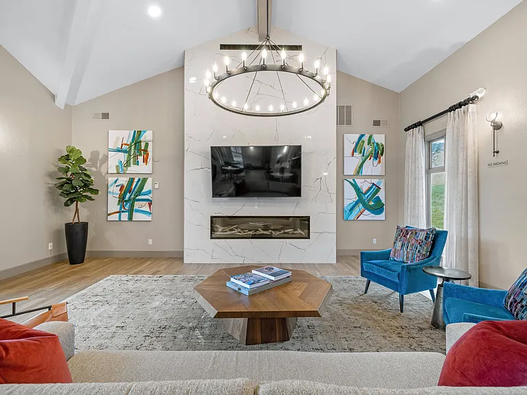 Montrachet Apartment Homes — Photo 9