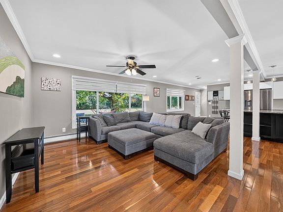 4th image of 41306 Llewelyn Dr