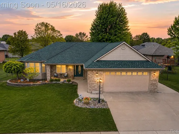 22280 John Deere Ln, Macomb, MI 48044