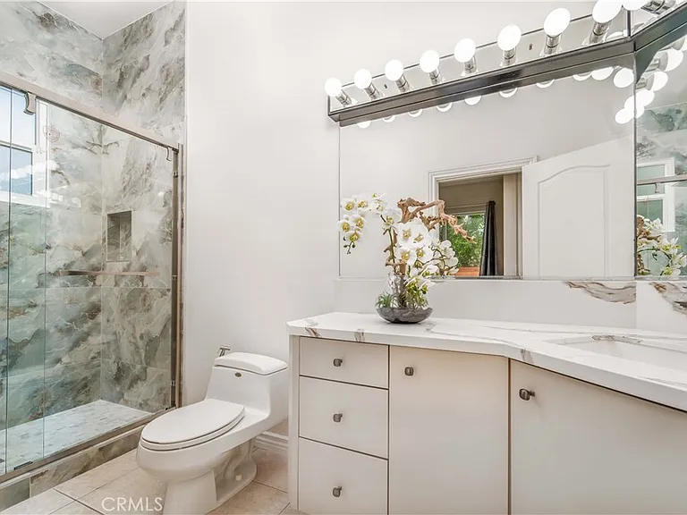 5206 Topeka Dr — Photo 41