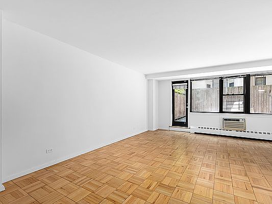 5th image of 230 E 15th St APT 1K