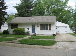 505 N Linden St, Clinton, IL 61727