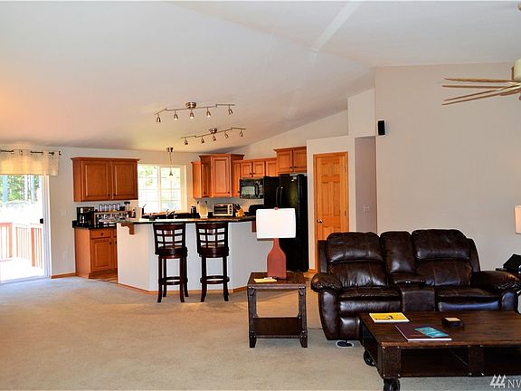 4th image of 180 E Connemara Way