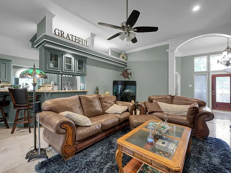 192 Monterrey Rd W — Photo 12