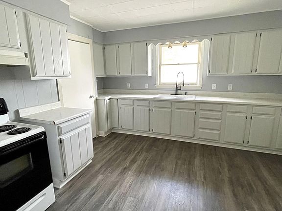 3rd image of 96 E Court St #1