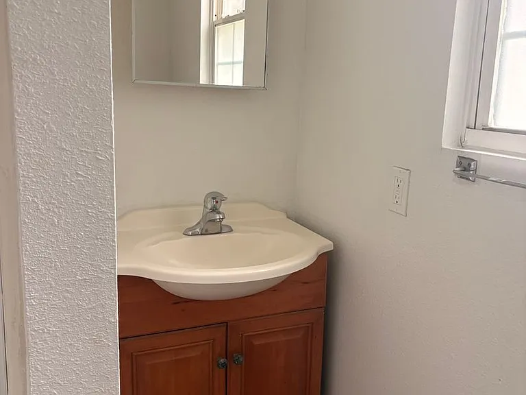 322 Bellevue Ave — Photo 19