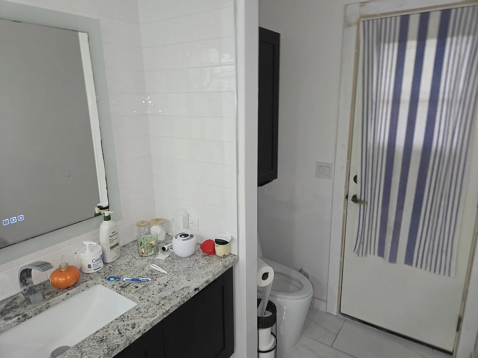 4 bed, 2490 sqft, $2,700 — Photo 2