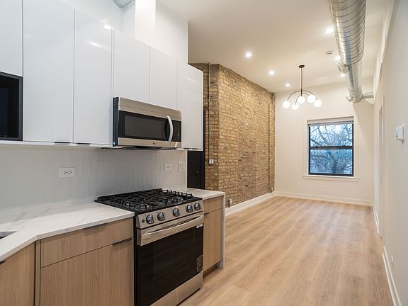 3rd image of 3255 W Belden Ave #1E