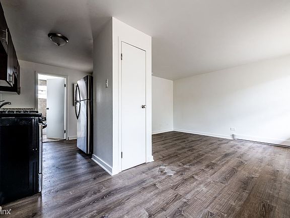 3rd image of 7800 S South Shore Dr #10832848