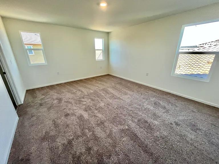 350 Miramar Dr — Photo 15