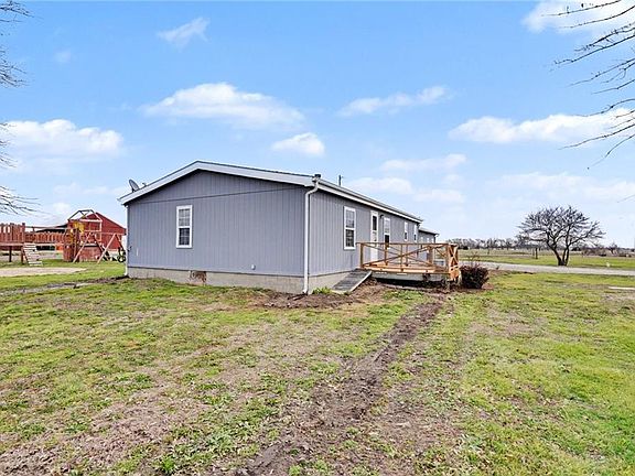 3rd image of 4221 Shawnee Rd