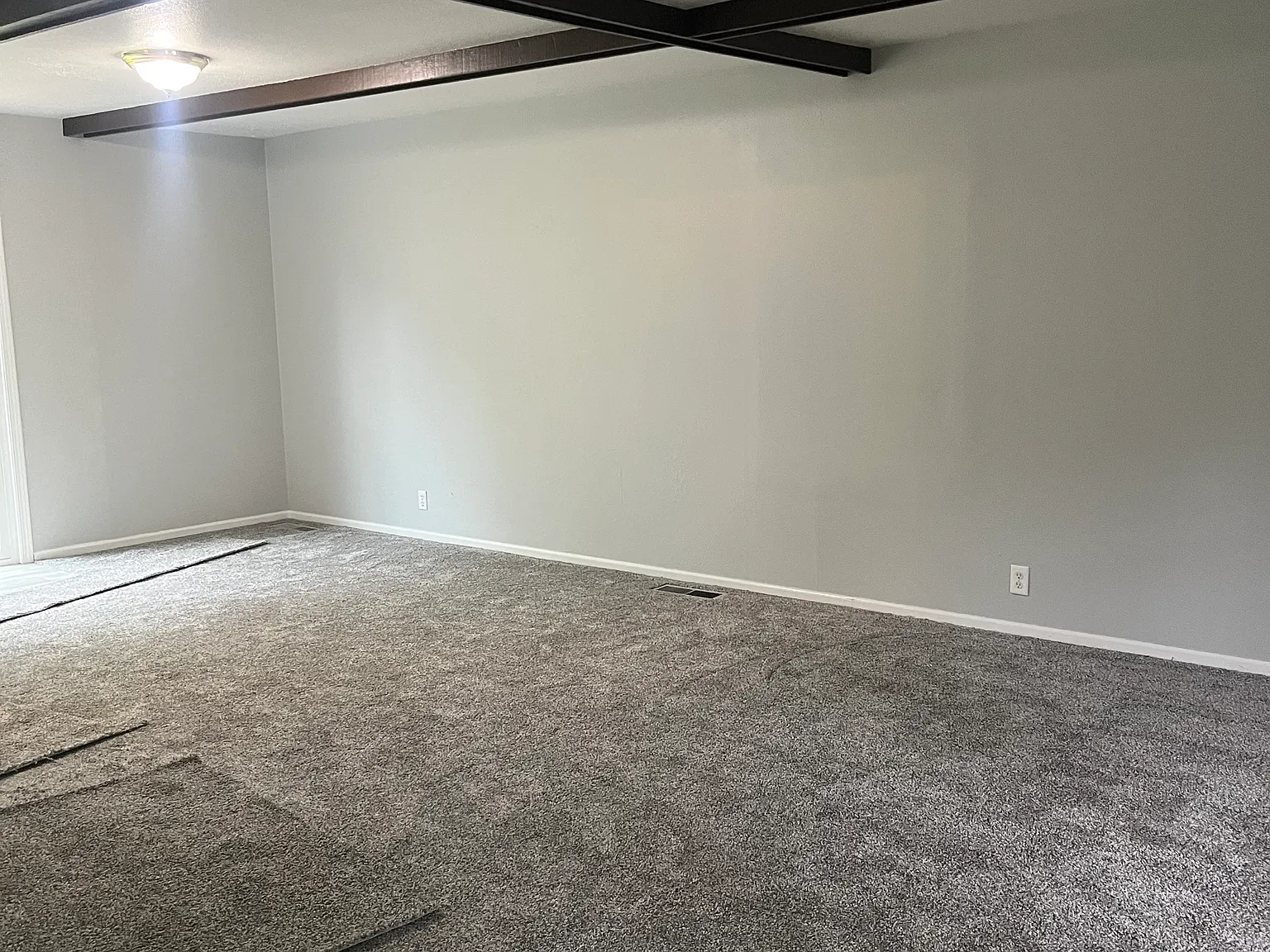 3 bed, 1.5 bath, 1600 sqft, $1,300 — Photo 3