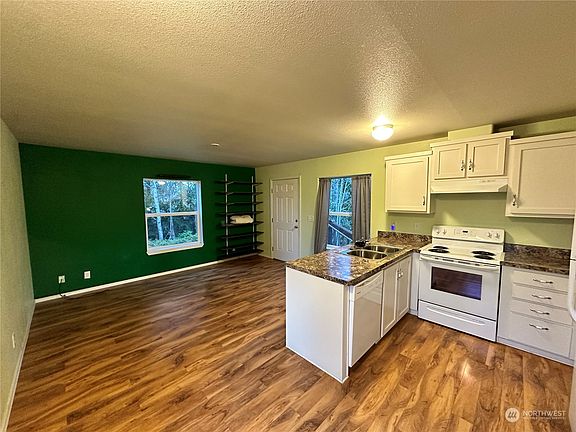 4th image of 26 Deer Park Lane