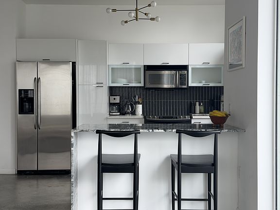 3rd image of 206 NE 2nd St #1213