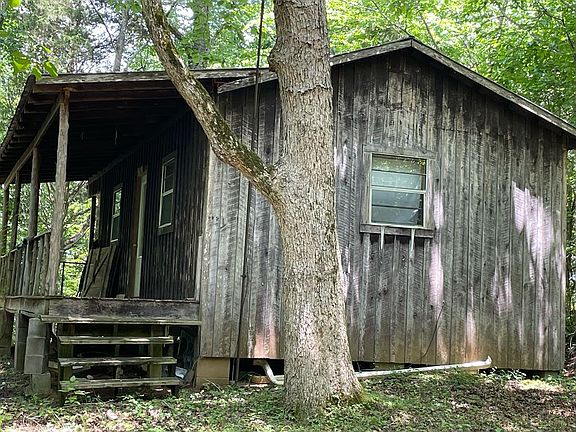 4th image of 289 Hilltop Ln