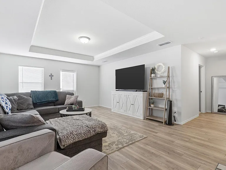 10101 Newtown Dr — Photo 8