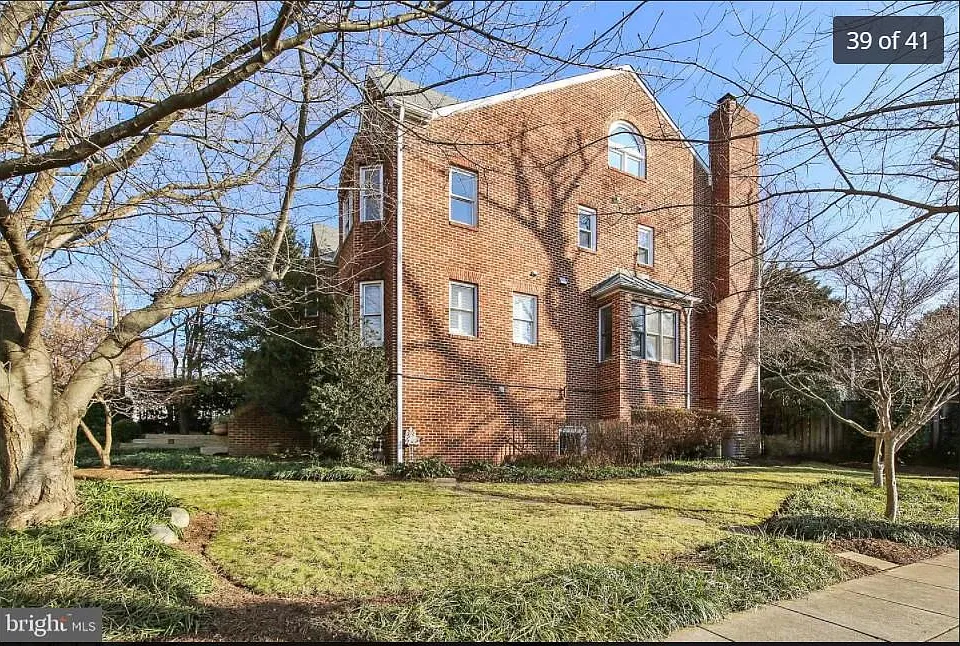 4122 Chesapeake St NW