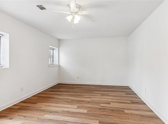 3rd image of 3131 Chippewa St