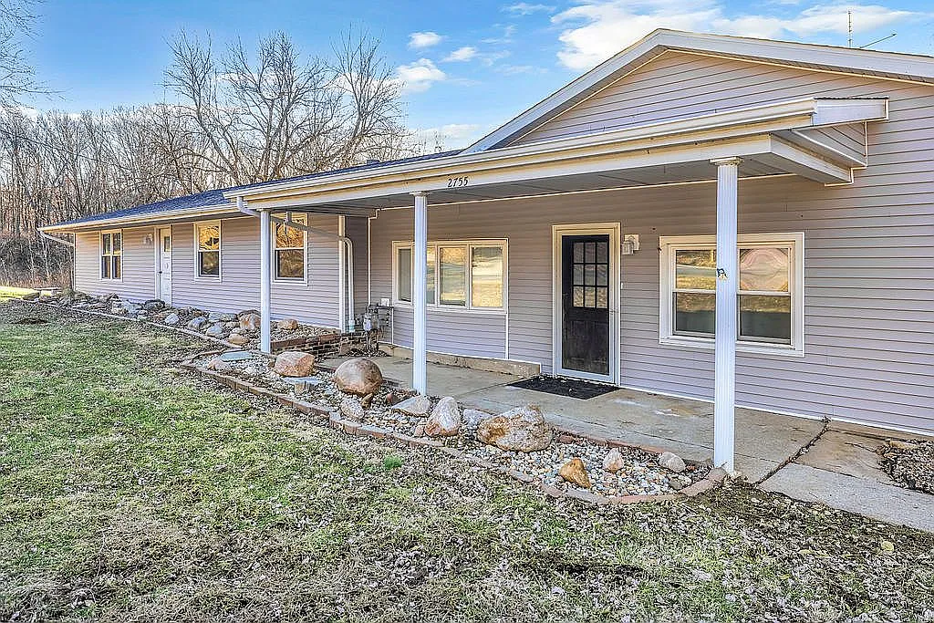 2755 Sangamon Rd photo 1