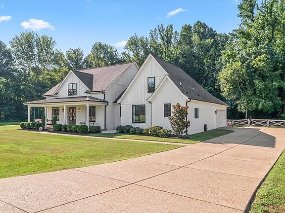 5th image of 255 Lone Oak Dr