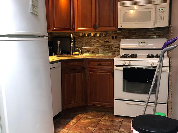 3rd image of 6112 69th St