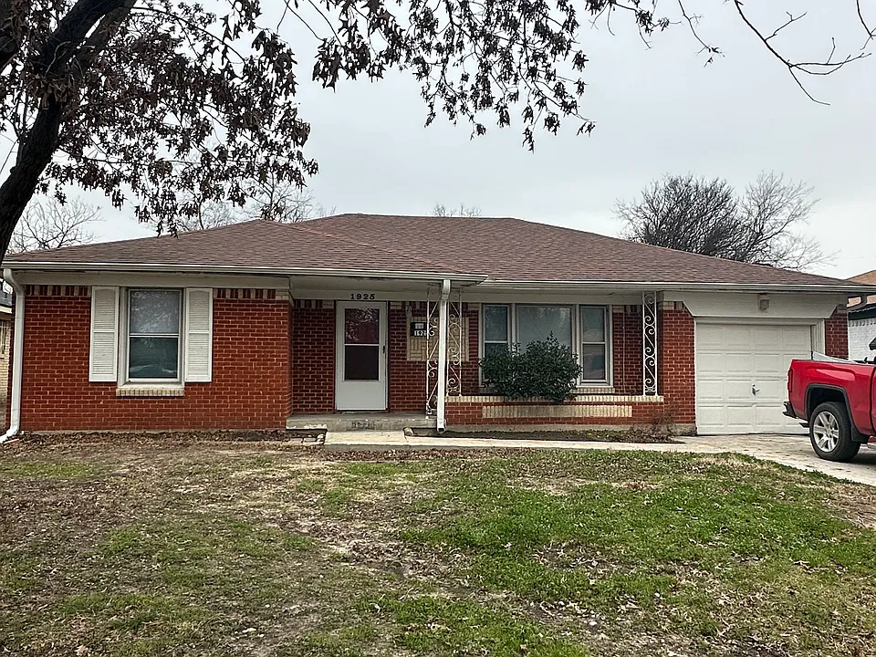 1925 Gaylord Dr